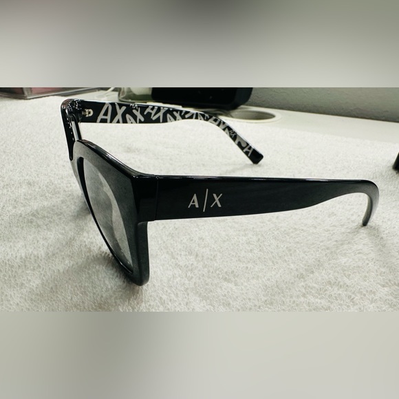 Armani Exchange women’s sunglasses main image 4